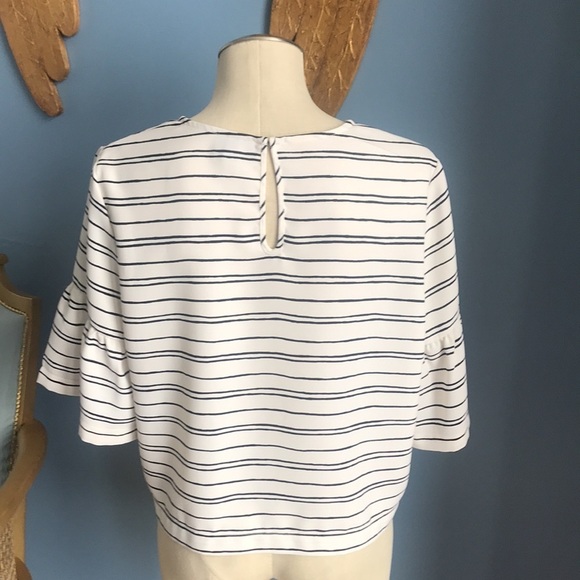 Whowhatwear  cream striped bell short sleeves back closure cropped top size L - Picture 3 of 10